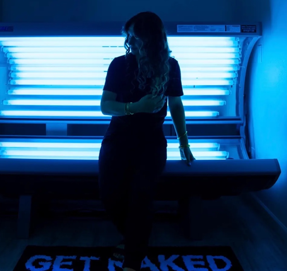 Tanning Bed at The Chateau Glo